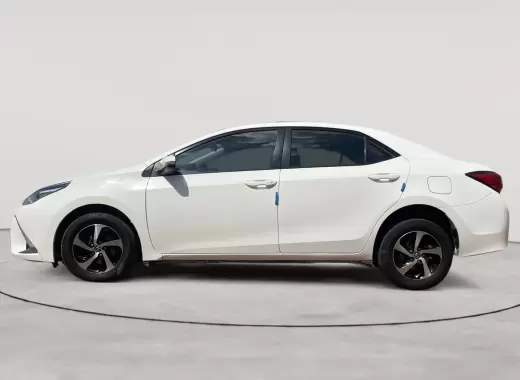 TOYOTA COROLLA 2018
